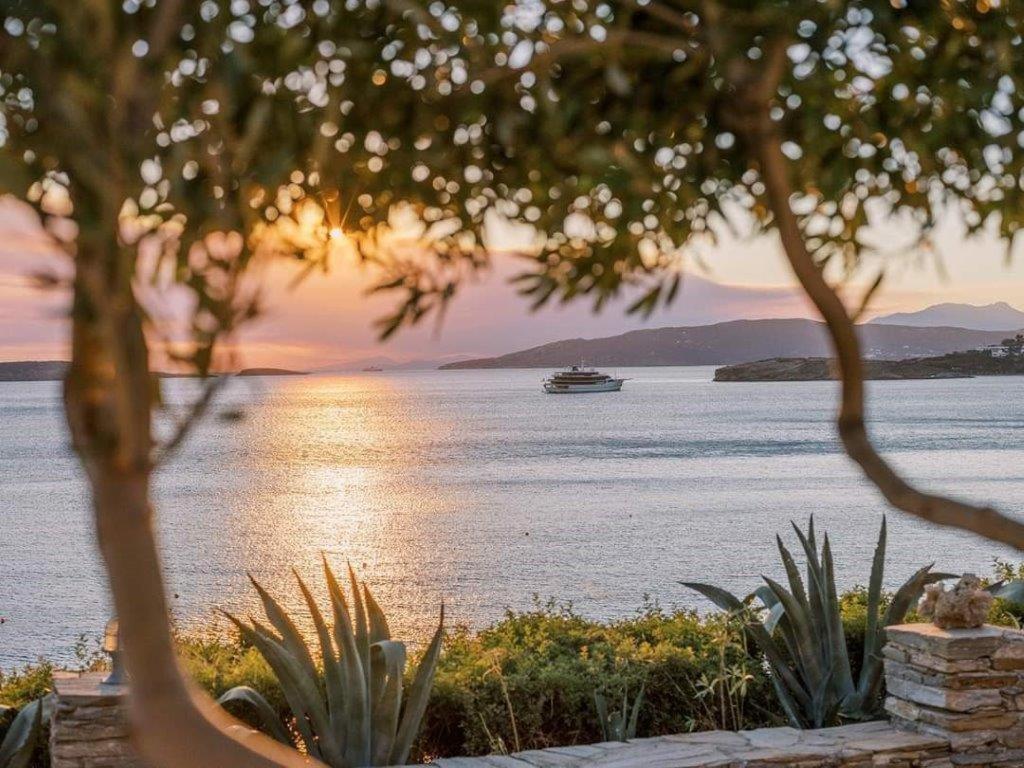 Aneroussa Beach Hotel Batsíon Dış mekan fotoğraf