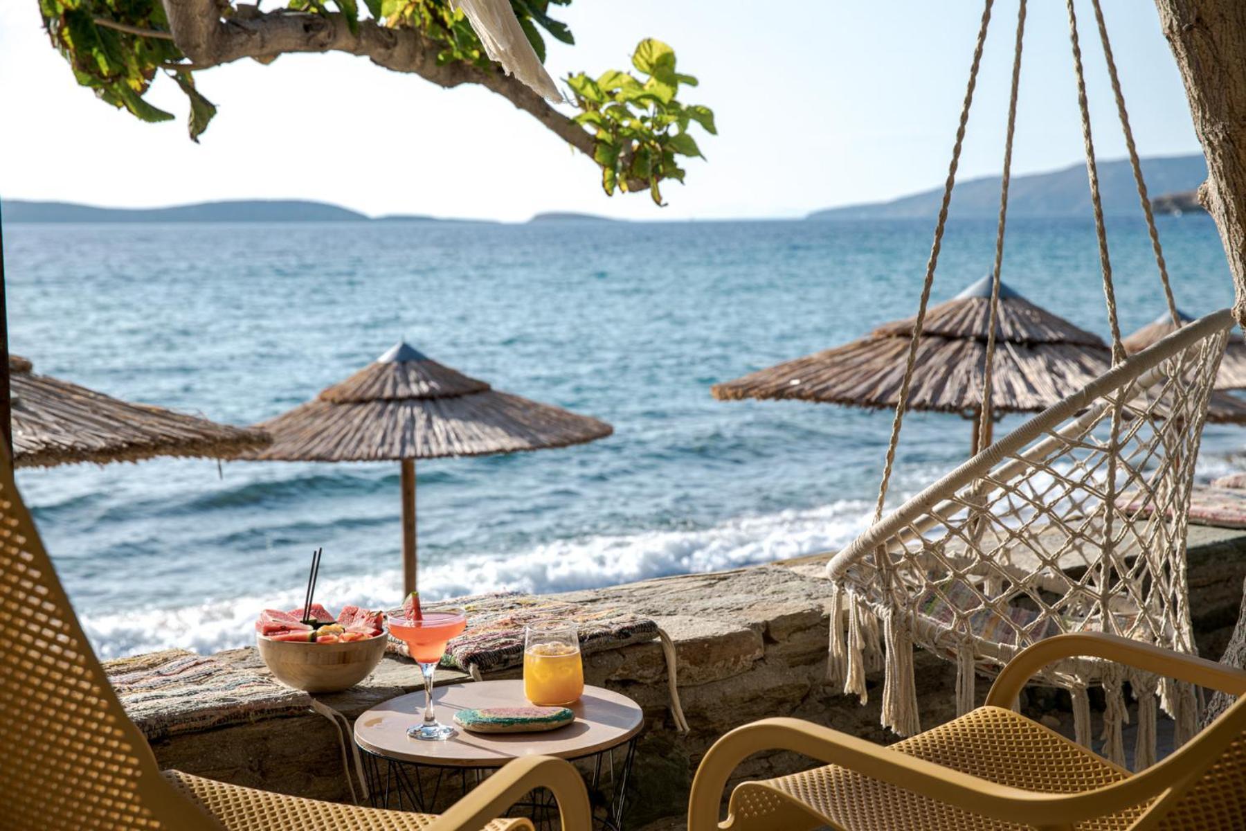 Aneroussa Beach Hotel Batsíon Dış mekan fotoğraf