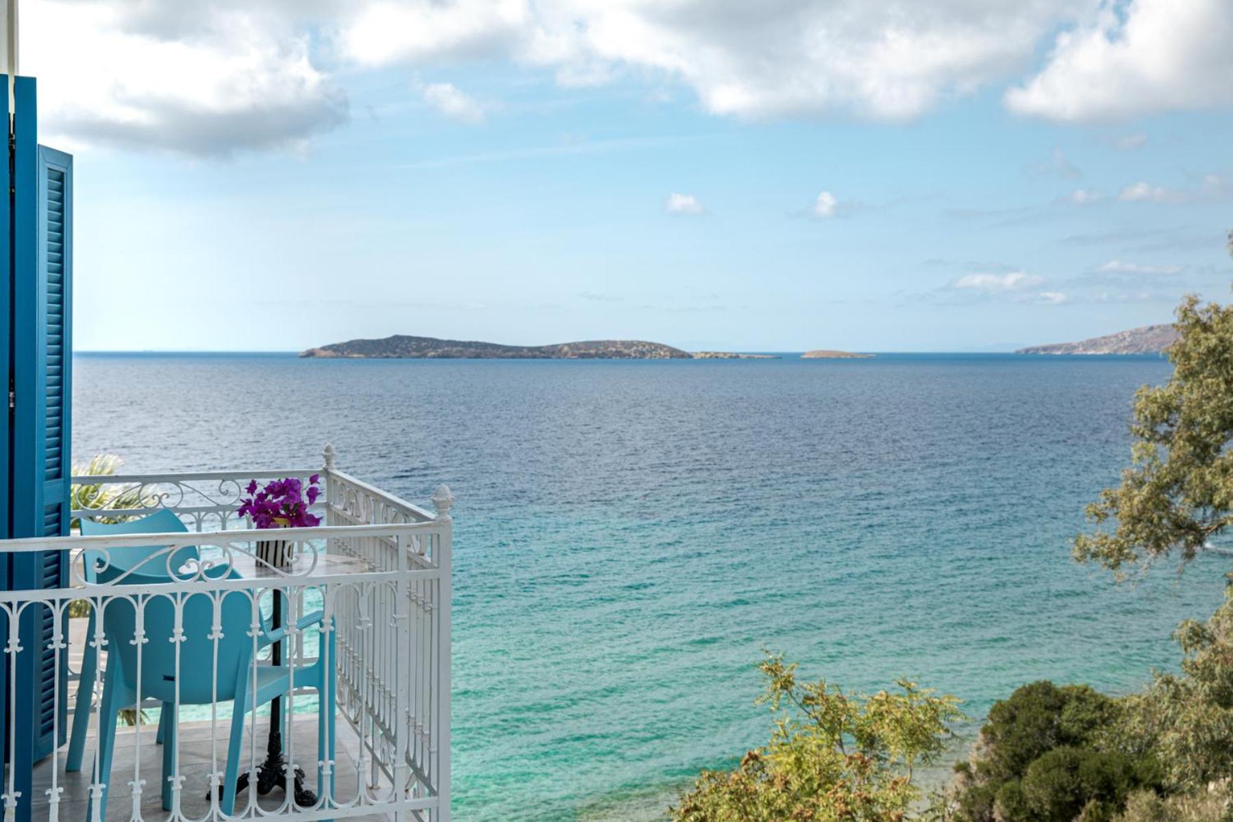 Aneroussa Beach Hotel Batsíon Dış mekan fotoğraf