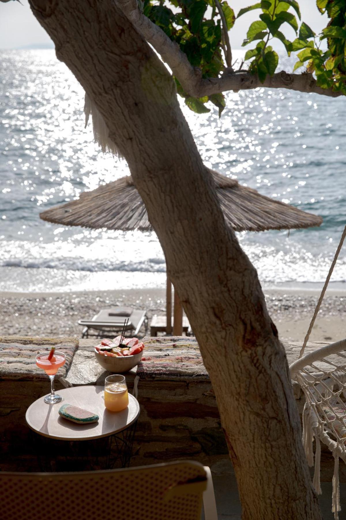 Aneroussa Beach Hotel Batsíon Dış mekan fotoğraf