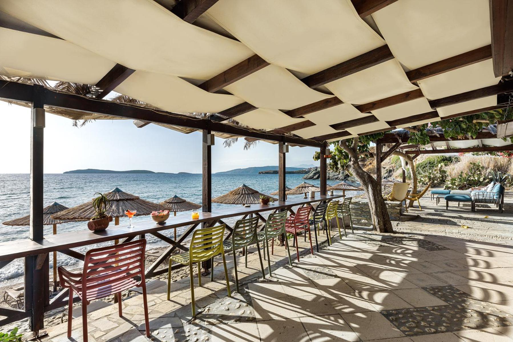 Aneroussa Beach Hotel Batsíon Dış mekan fotoğraf