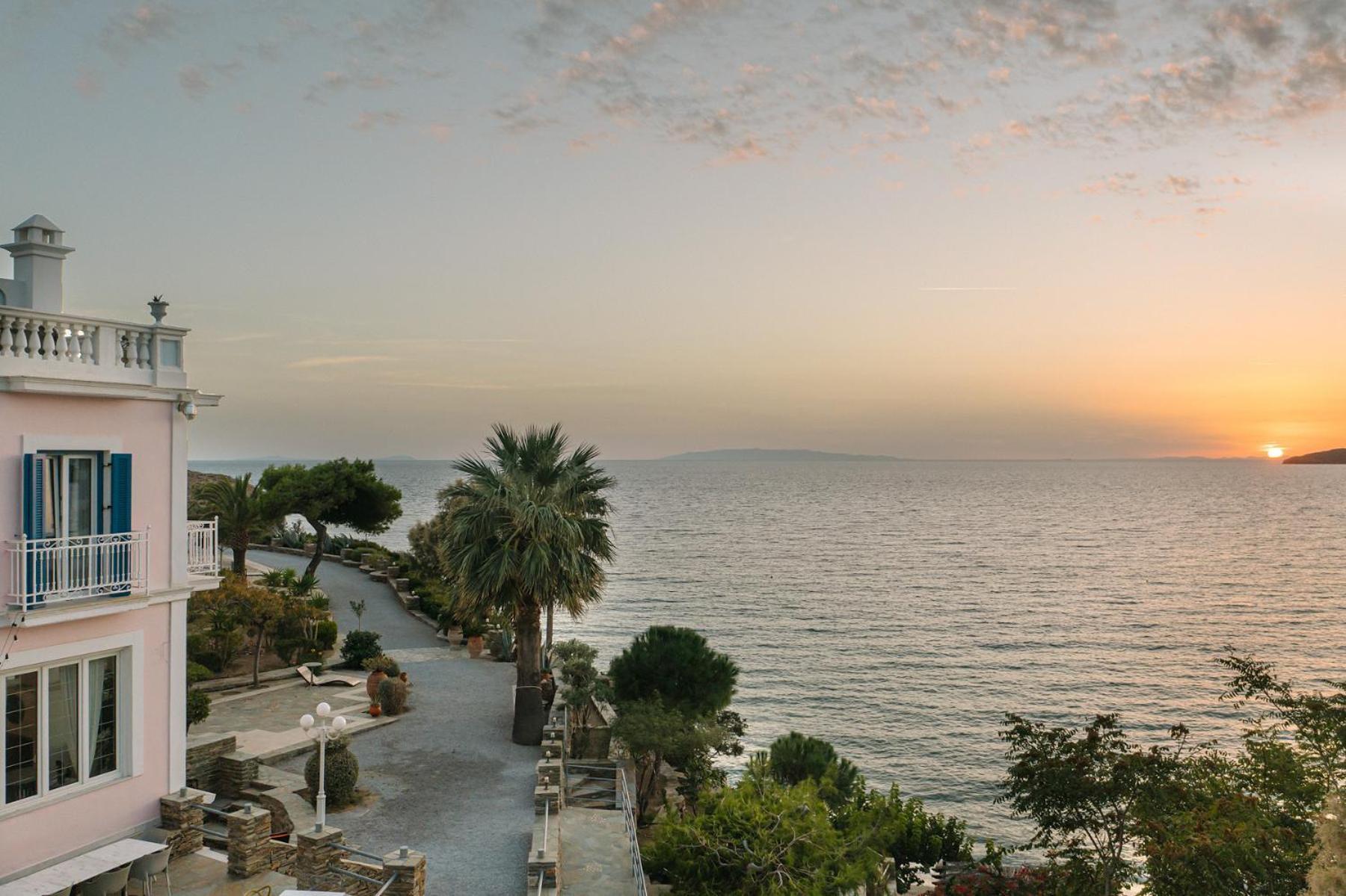 Aneroussa Beach Hotel Batsíon Dış mekan fotoğraf